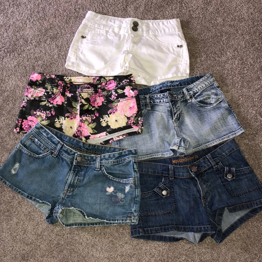 🔥🔥Deal Alert! 5 pairs of shorts! All super cute! 🔥🔥